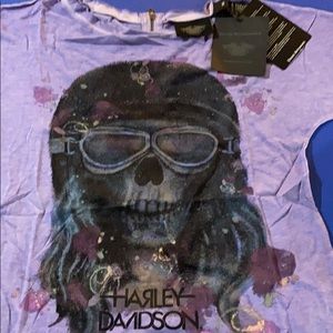 NWT women’s tee. Black label.